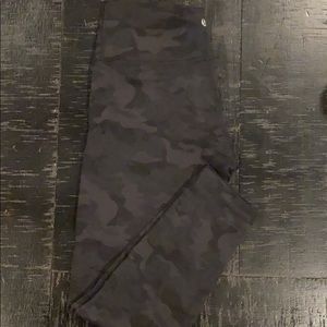Lululemon 7/8 crop camo pant
